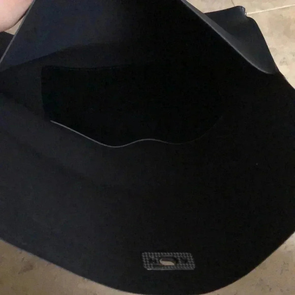 Pebbled Faux Leather Clutch - Picture 4 of 4